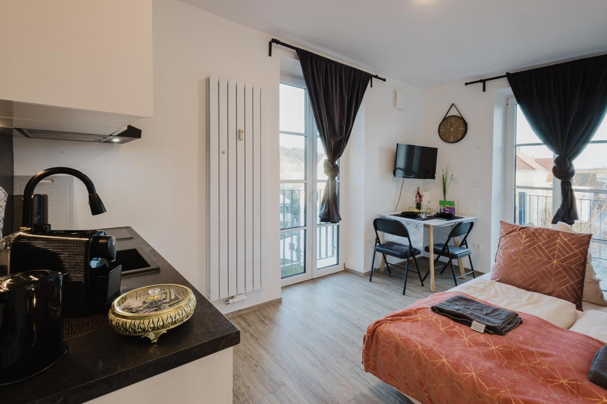 24-7 Living Room Passau - Cozy - Balcony - Kitchen Tiefenbach  Bagian luar foto